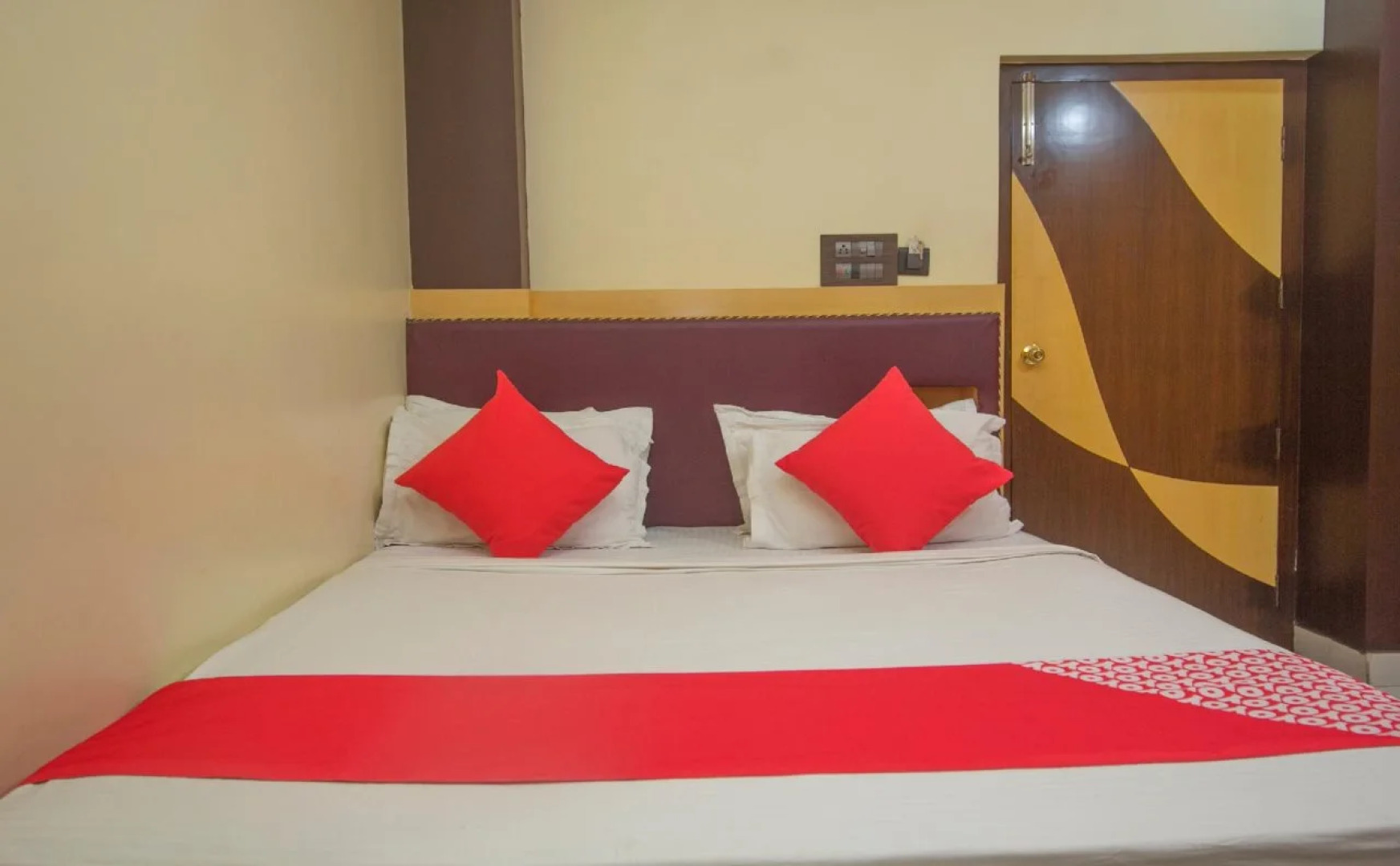 Hotel Mmg Lodge by OYO Rooms