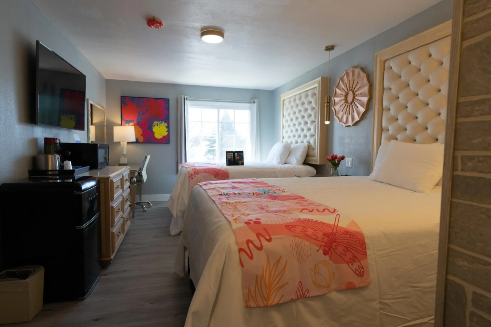 Dragonfly Inn and Suites