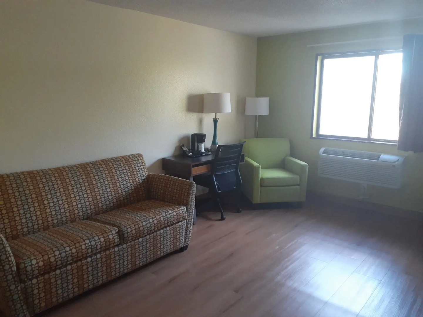 Super 8 by Wyndham Farmville