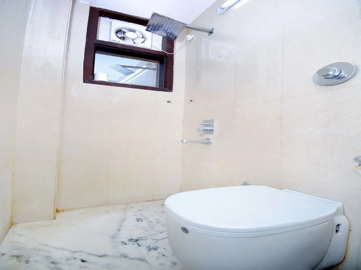 Oyo 8361 Leela Residency