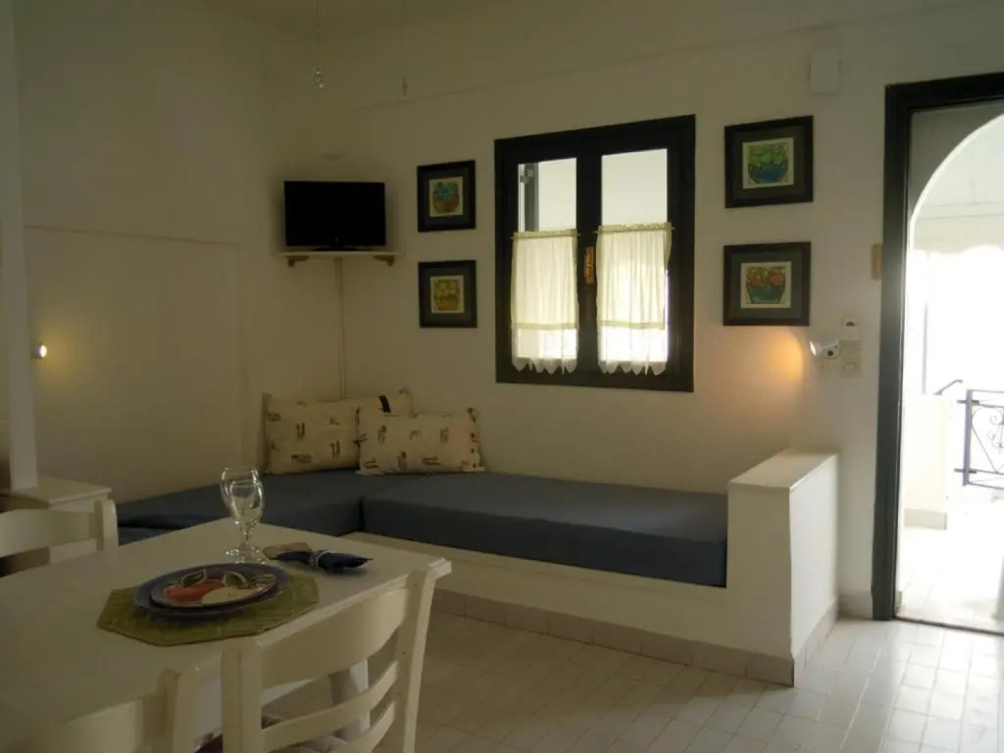 Palemilos Apartments