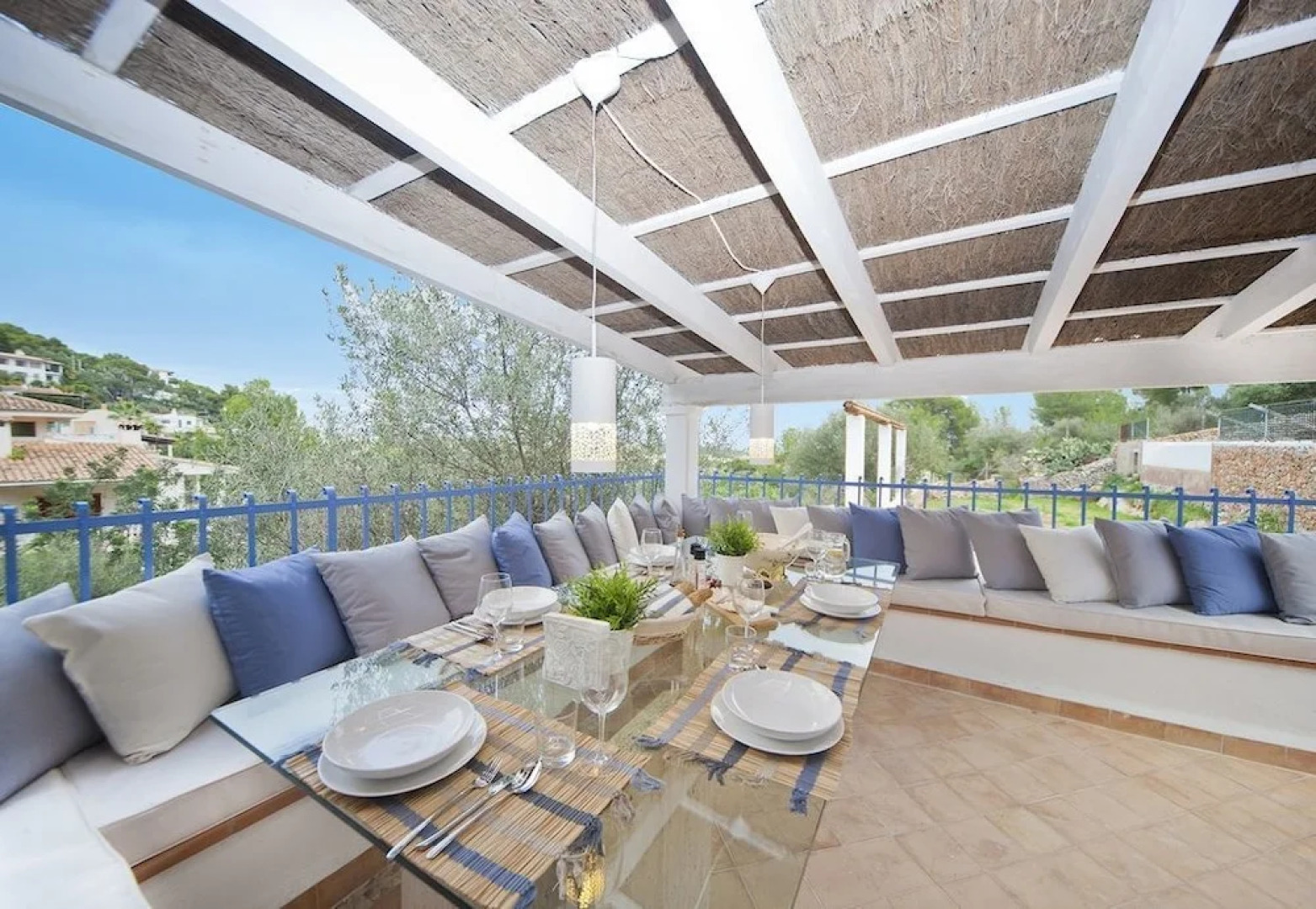 Charming mansion with pool sea view