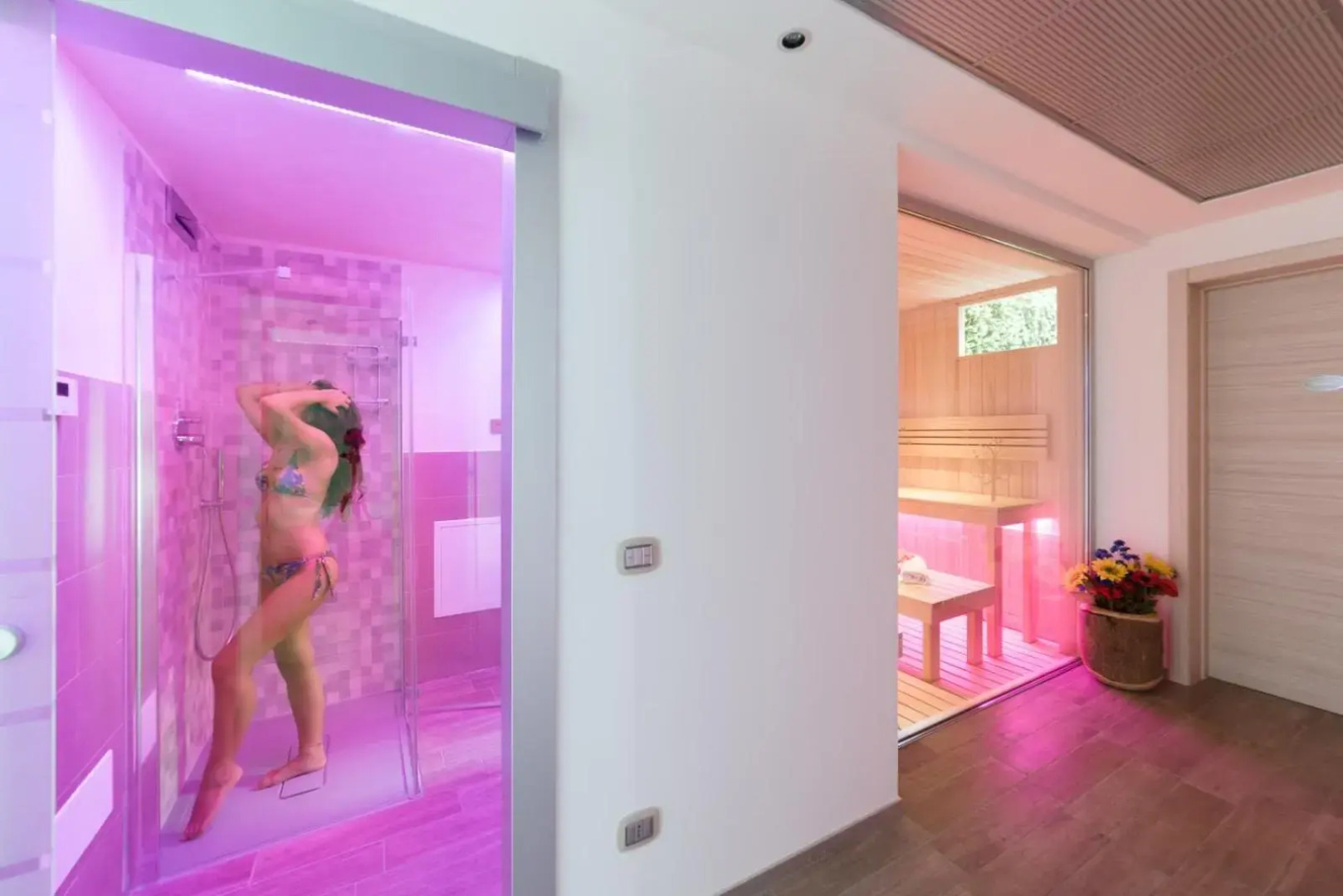 Villa Costanza-Private Seasonal Warm Pool and Sauna- Bellagio Village Residence