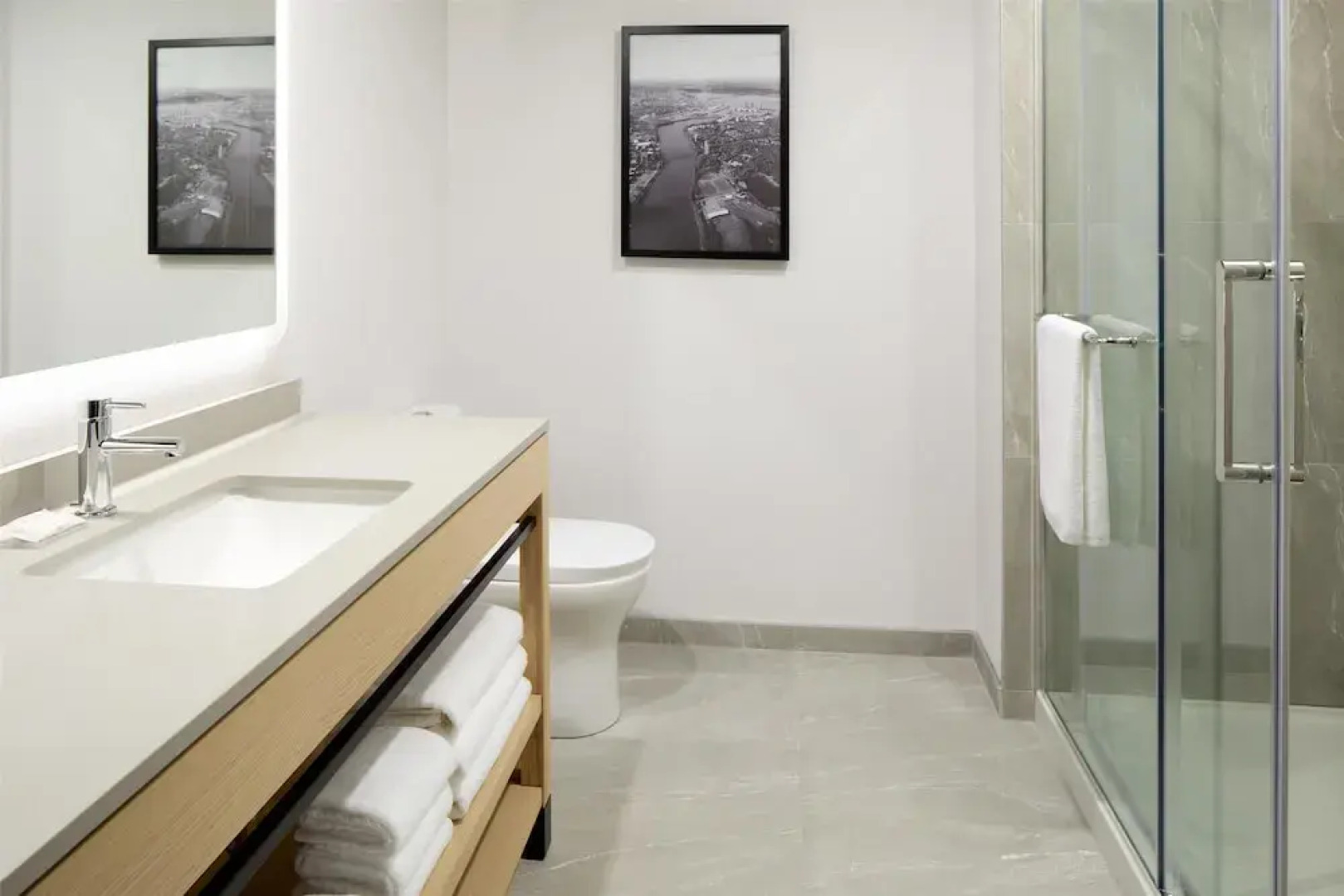 Hyatt Place Montreal Airport