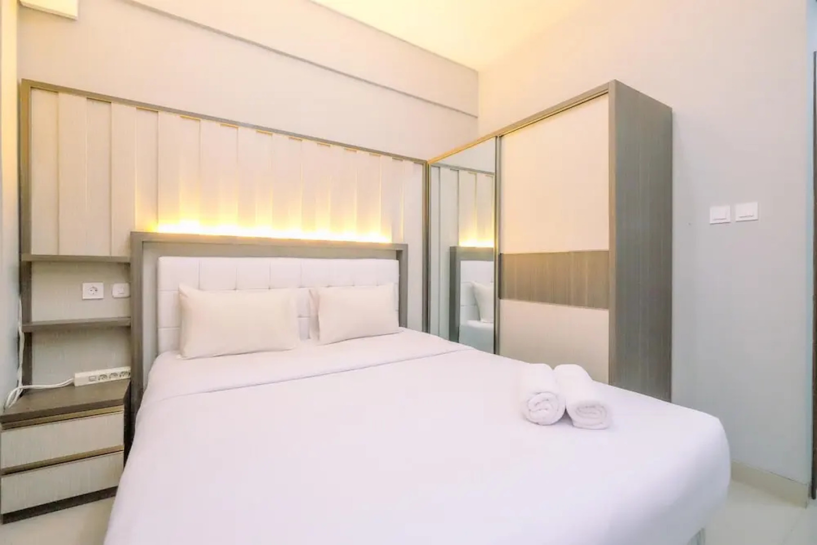 Modern Look Studio Lrt City Sentul - Royal Sentul Park Apartment