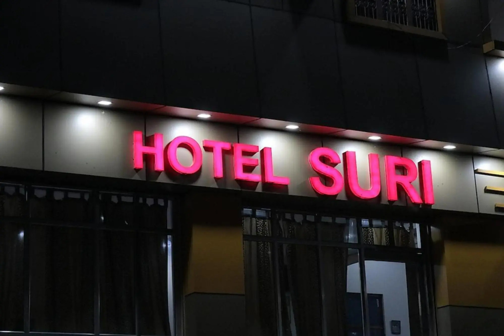 Hotel Suri