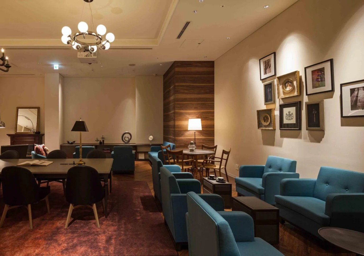 Отель Courtyard by Marriott Tokyo Station