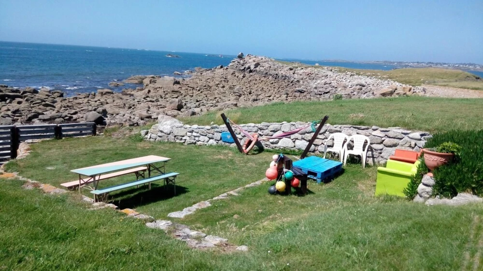 House With 4 Bedrooms in Lampaul-plouarzel, With Wonderful sea View an