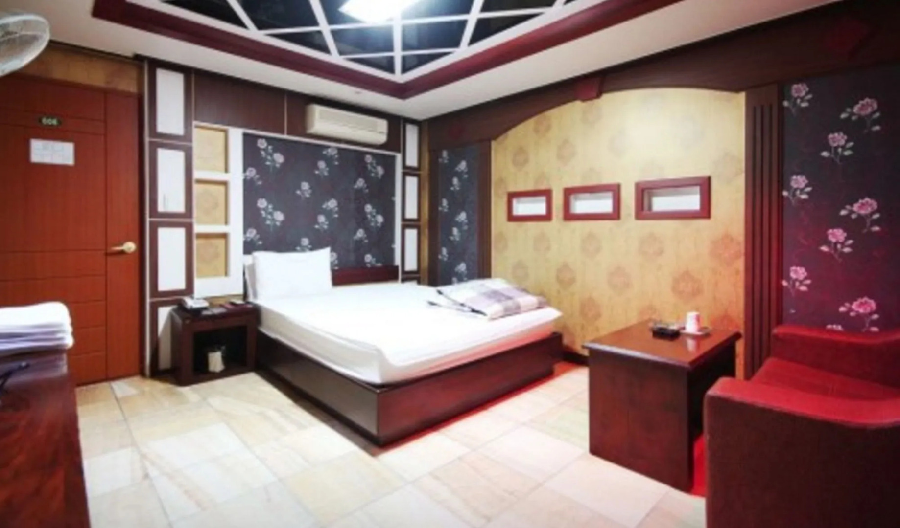 Plus Motel