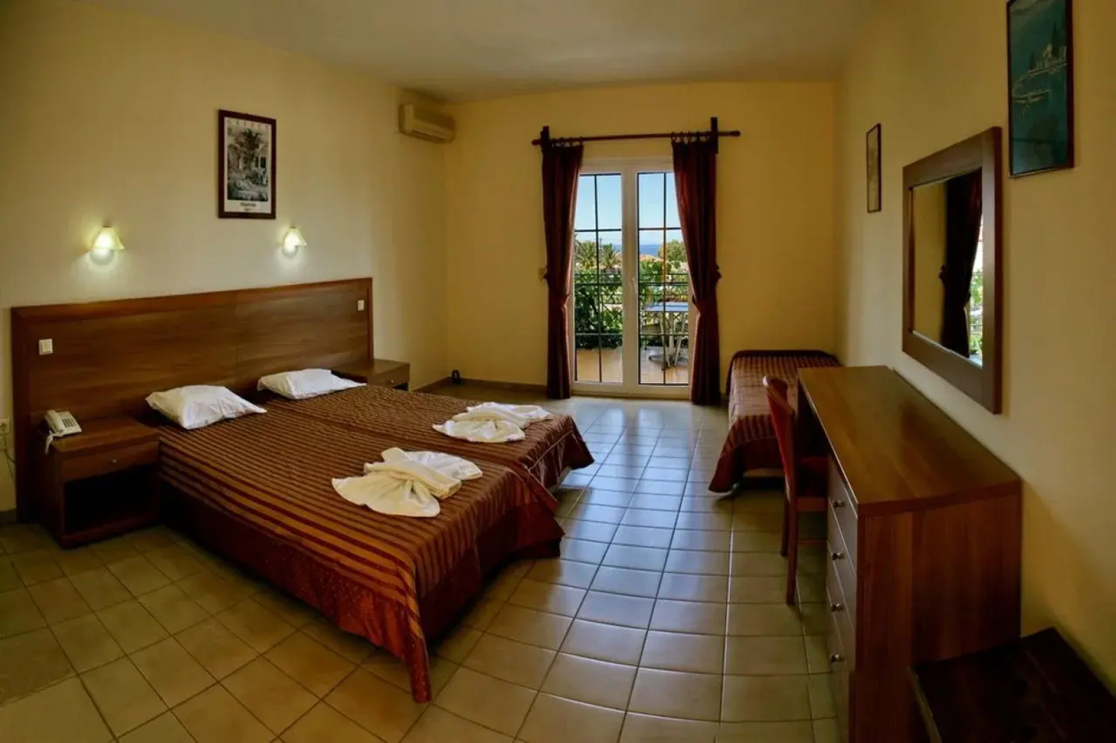 Anaxos Aparthotel