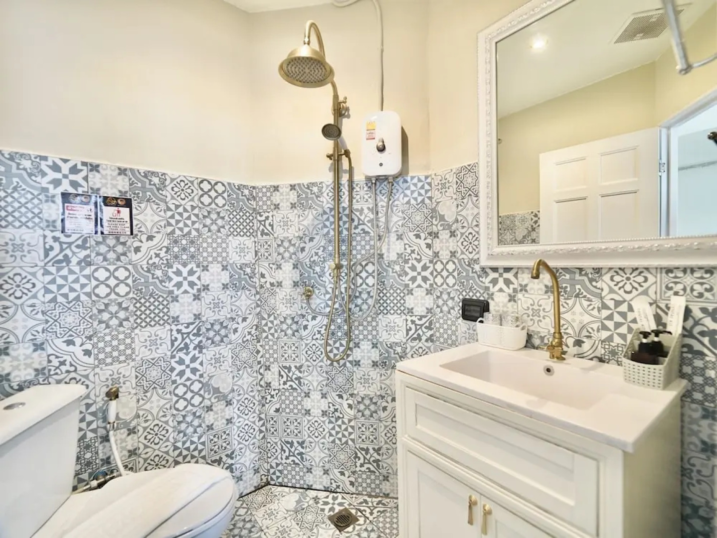 2499 Heritage Chinatown Bangkok Hotel By RoomQuest