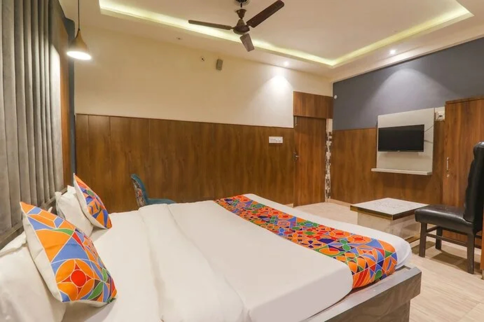 Fabhotel Royal Palm Inn