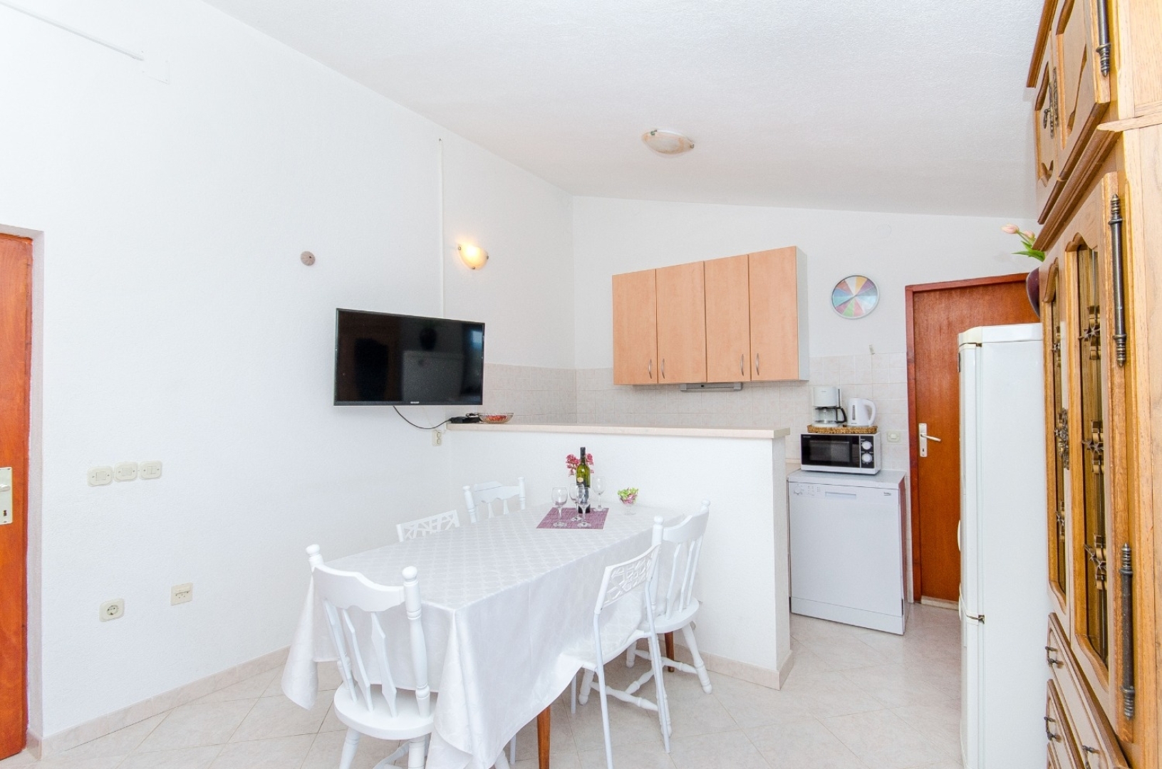 Apartment Bosiljka - by the sea: A2 Sevid, Riviera Trogir