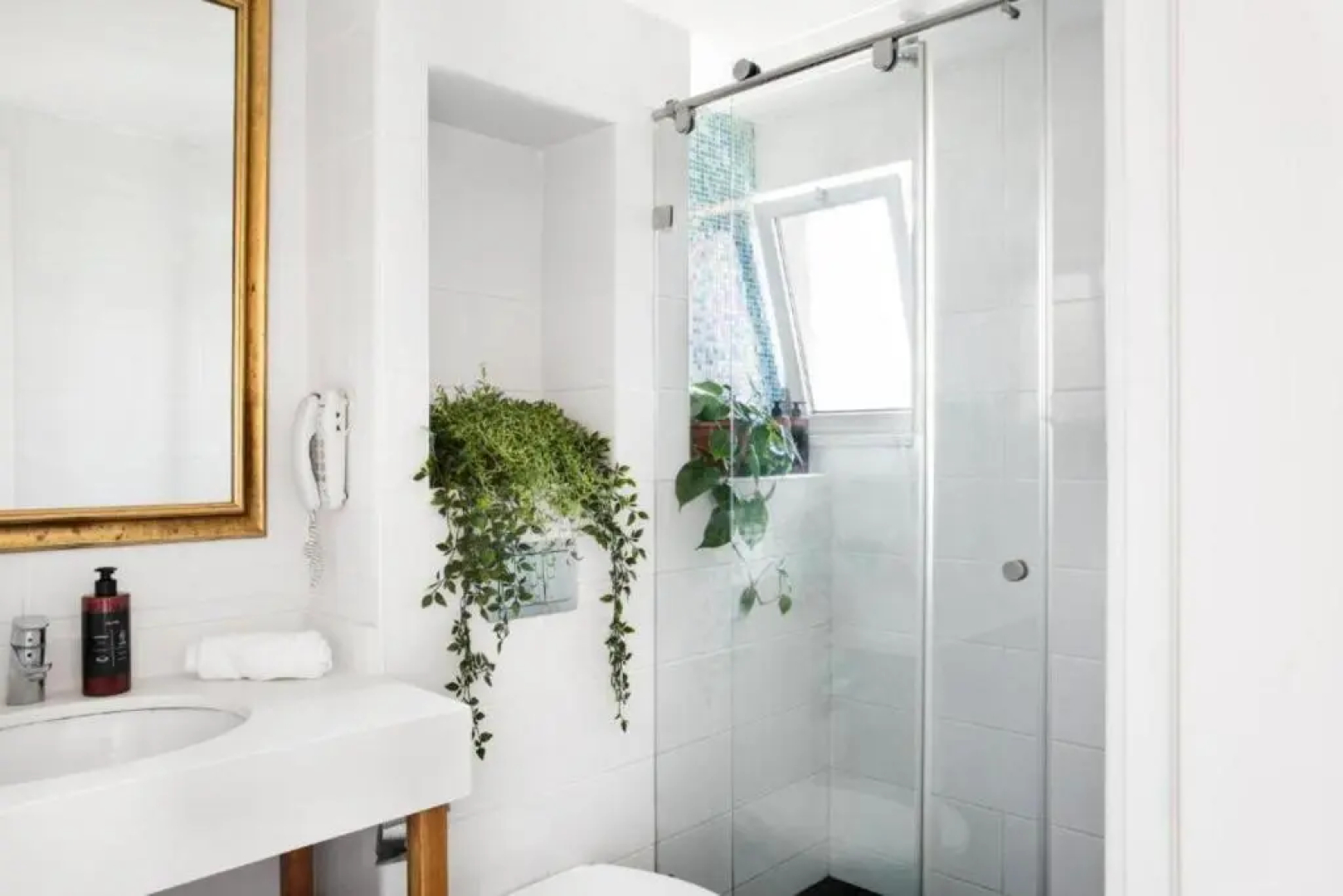 Mantur Jerusalem Mountains by Selina