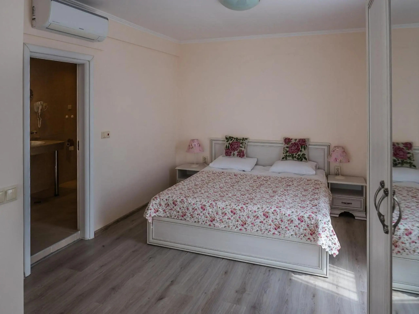 White Rock Castle Suite Hotel & SPA