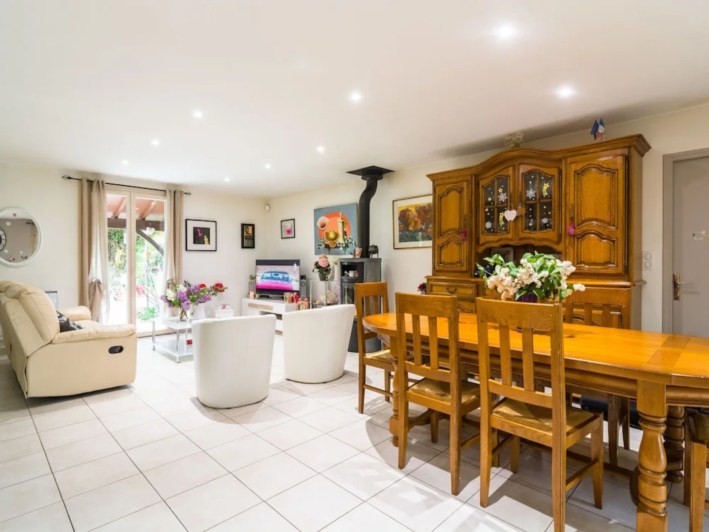 Beautiful Holiday Home in Espere with Swimming Pool