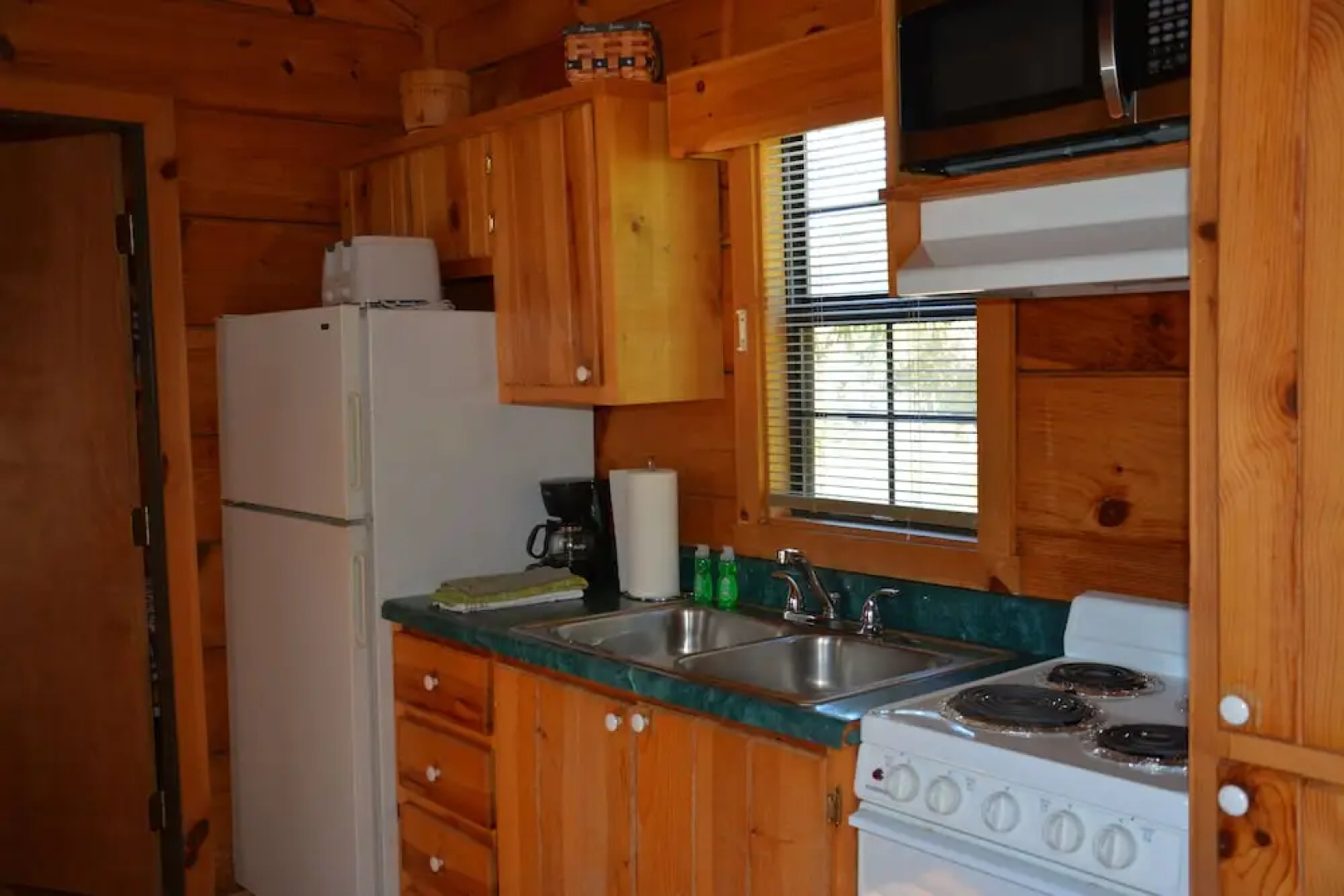 Camp Mack Lodge, Marina & RV Resort