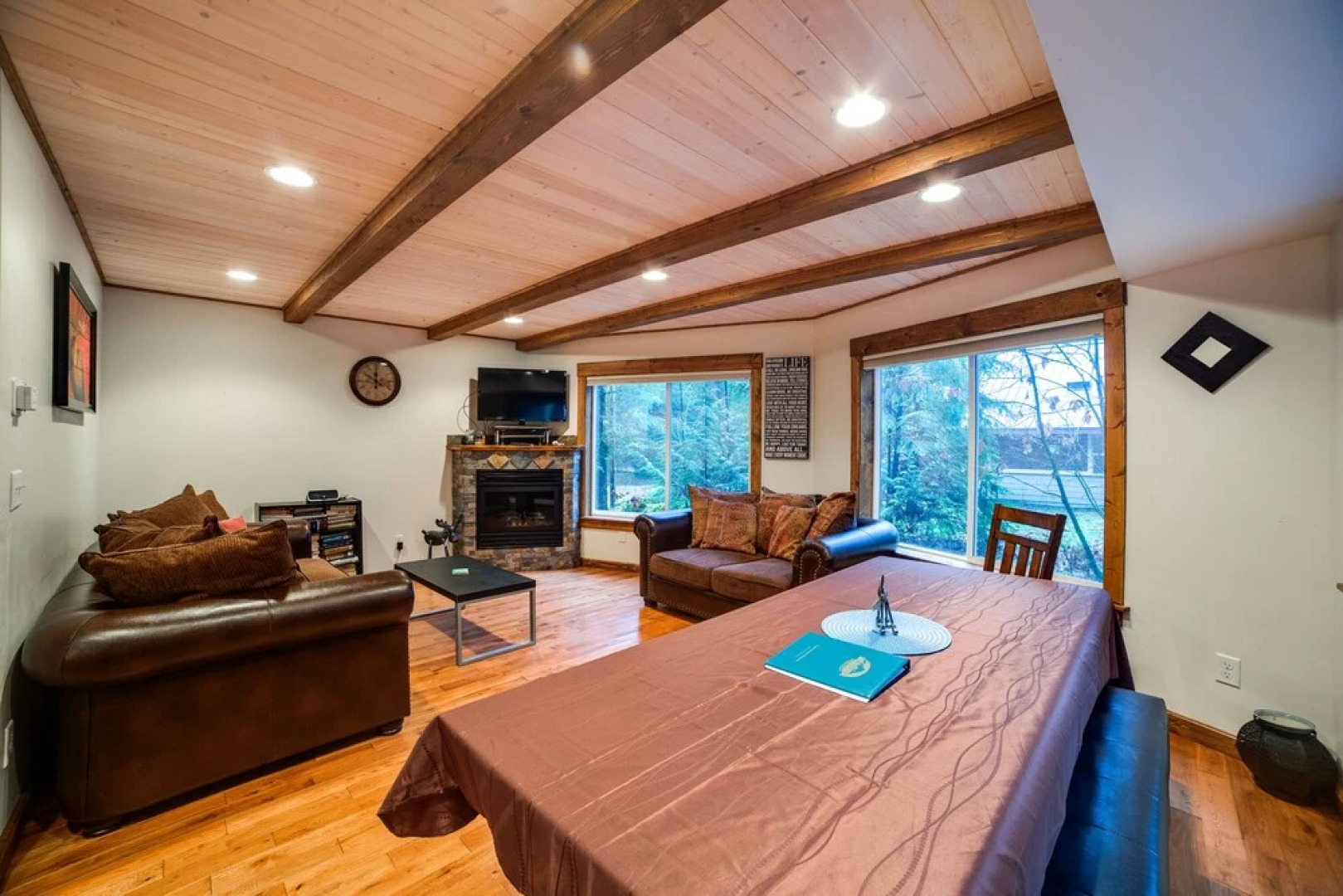 Mt. Baker Lodging Cabin 50 - Hot Tub, WiFi, Sleeps 8! by MBL