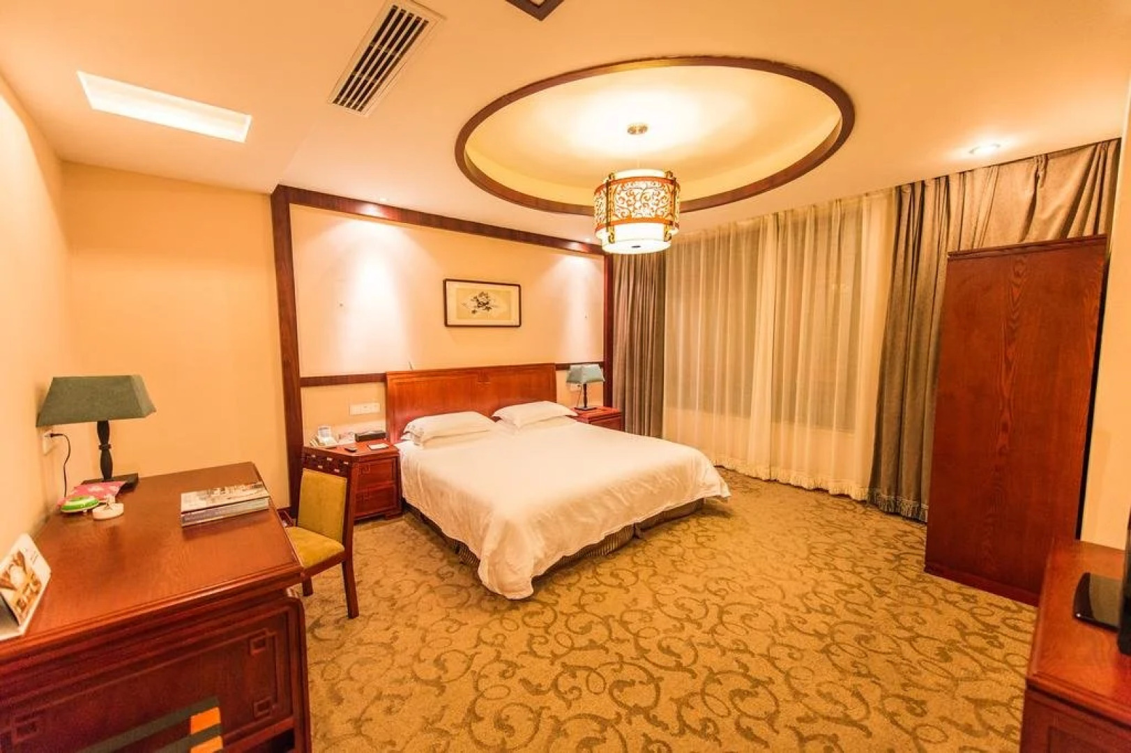 Taohuatanpan Holiday Hotel