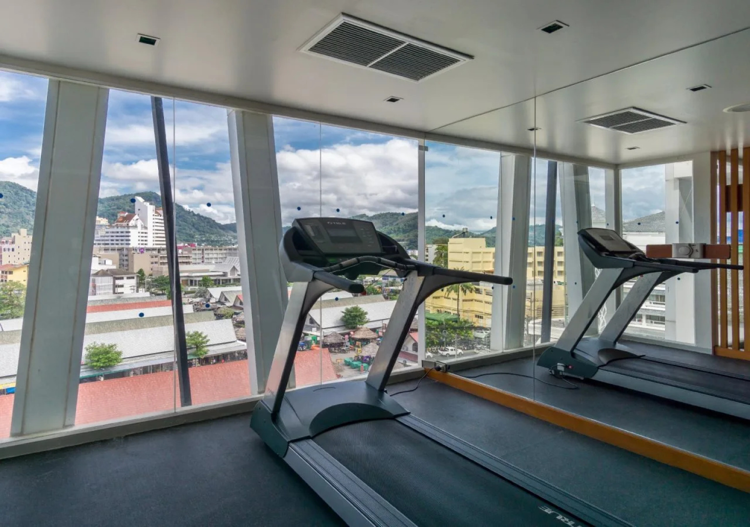 Отель ASHLEE Hub Hotel Patong