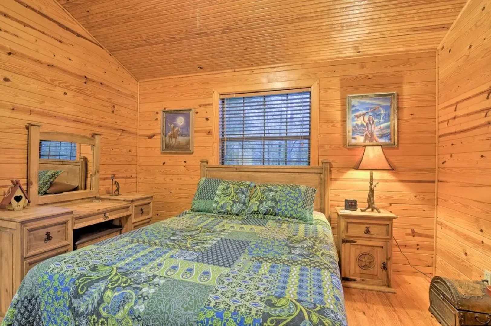 Hochatown Hideaway w/ Hot Tub, Grill & Fire Pit!