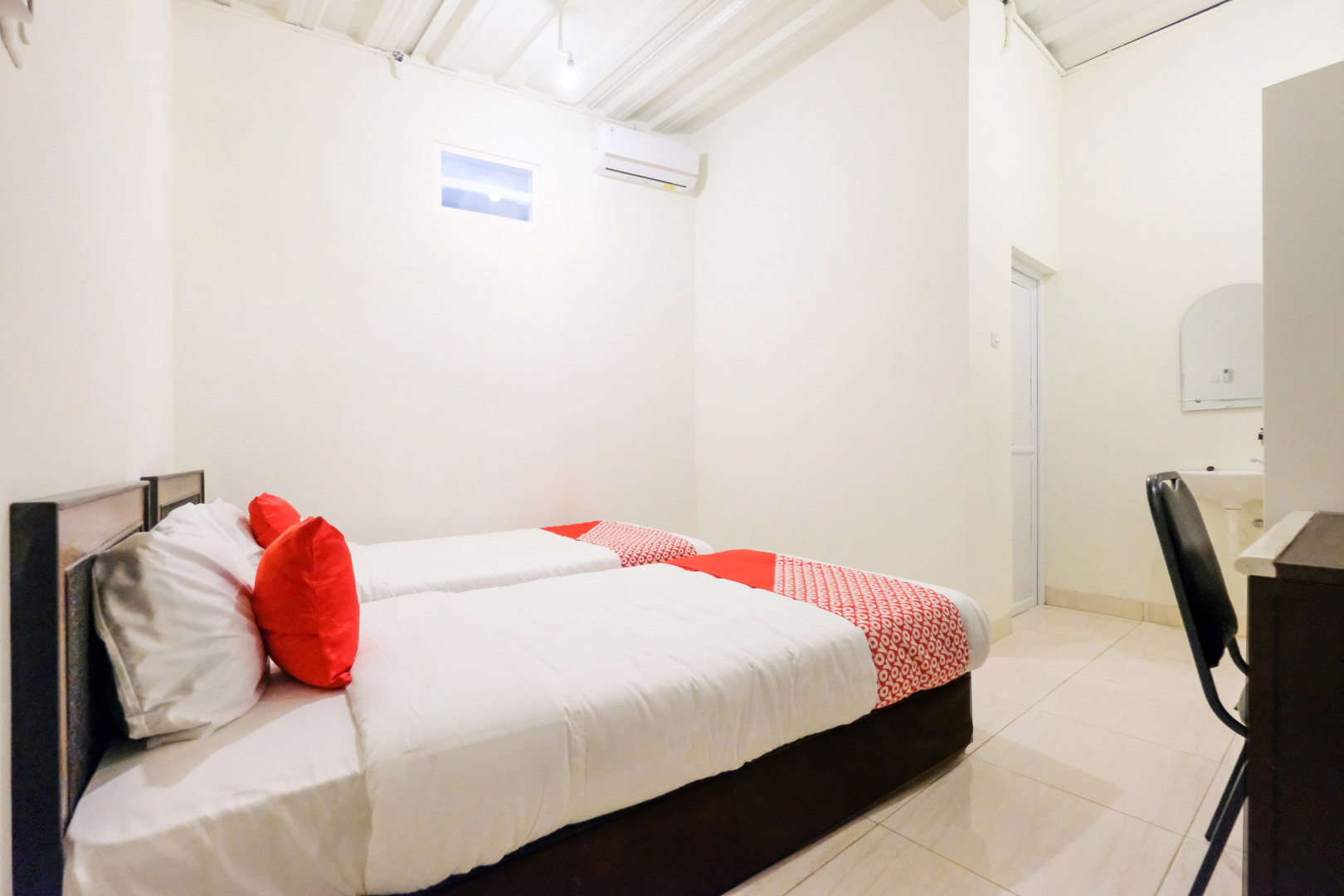 Super OYO Collection O 2383 Andongkoe 64 Salatiga