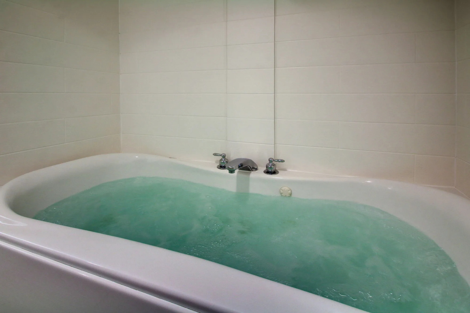 Holiday Inn Express & Suites Lincoln East - White Mountains by IHG