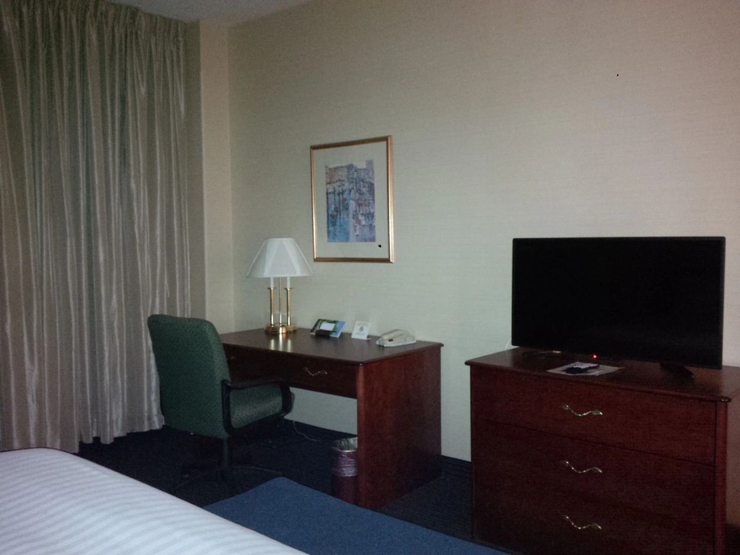 Maron Hotel & Suites