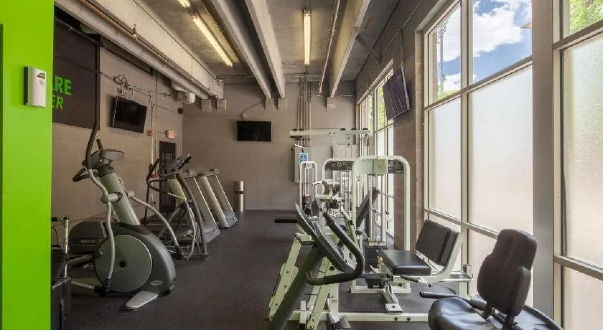 Stay Alfred on 4th Street