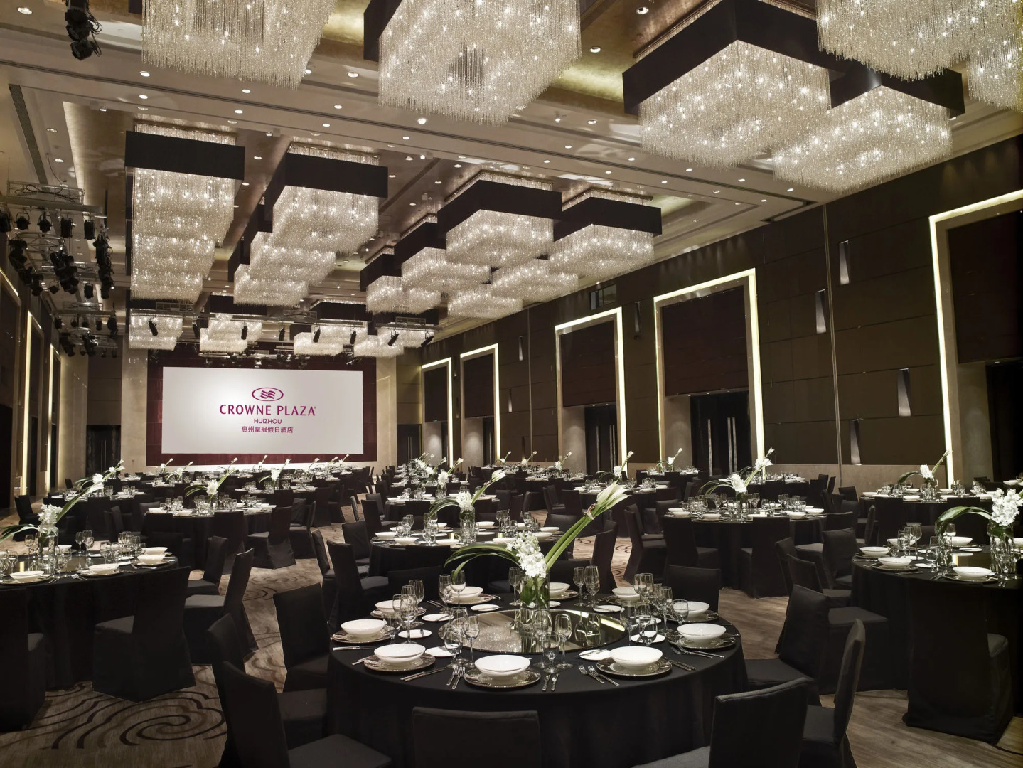 Crowne Plaza Huizhou by IHG