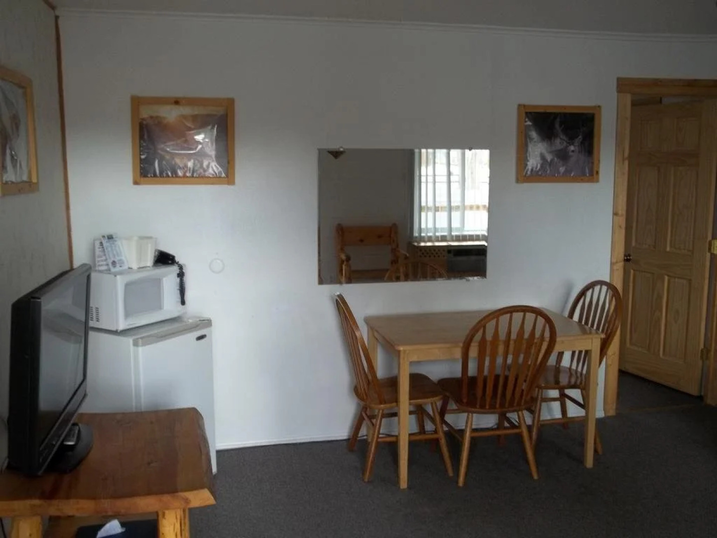 Budget Host Elk Antler Inn