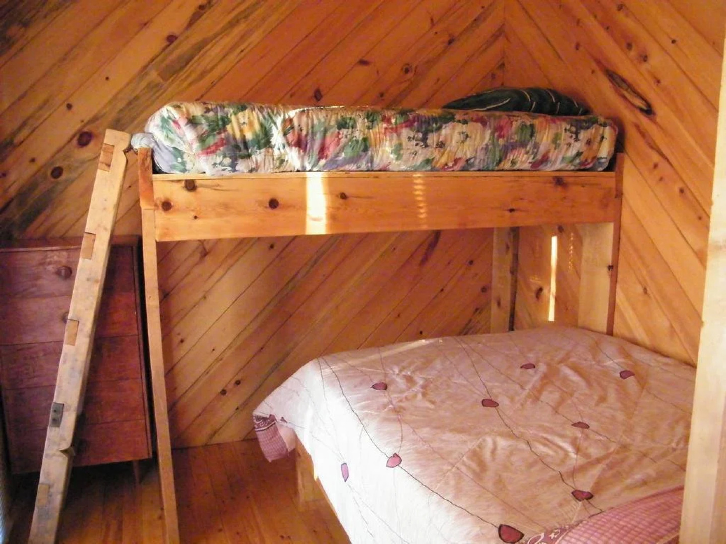 Mowat Landing Cottages