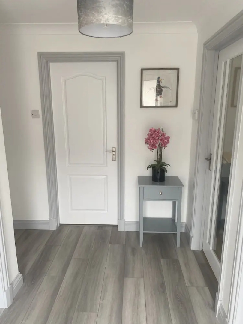 Beautiful 2 Bed Bungalow in Laugharne Situated