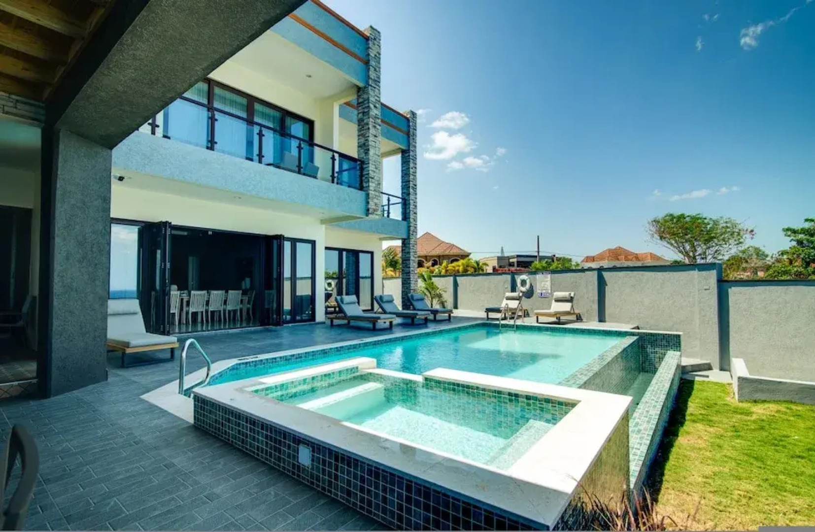 Luxury Oceanfront Villa Fully Staffed Pool Jacuzzi Movie Theatre