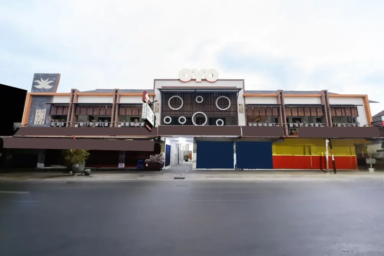 OYO 1885 Wisma Wongso Syariah