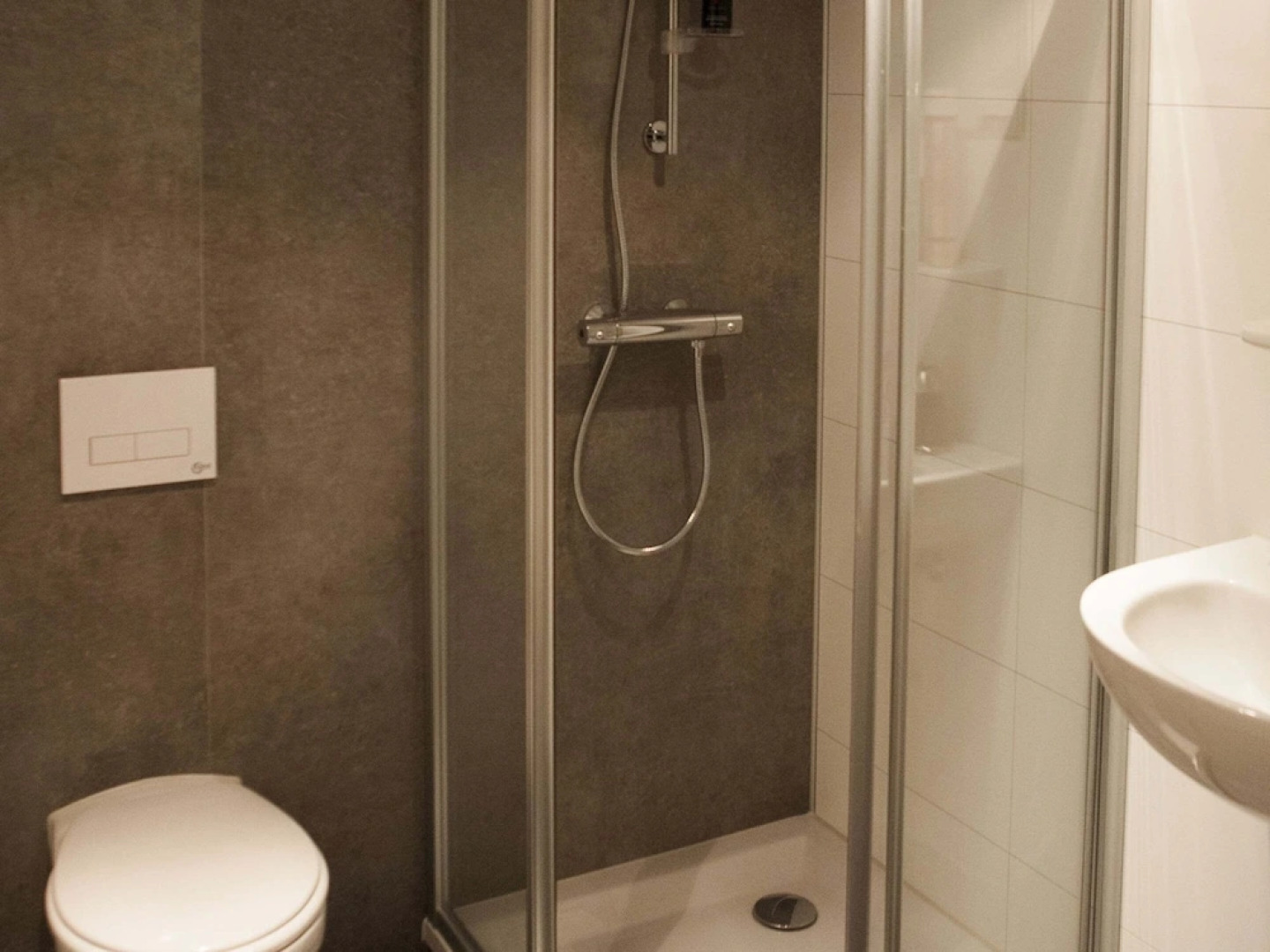 Comfortably Furnished Tent Lodge with Stove near Veluwe