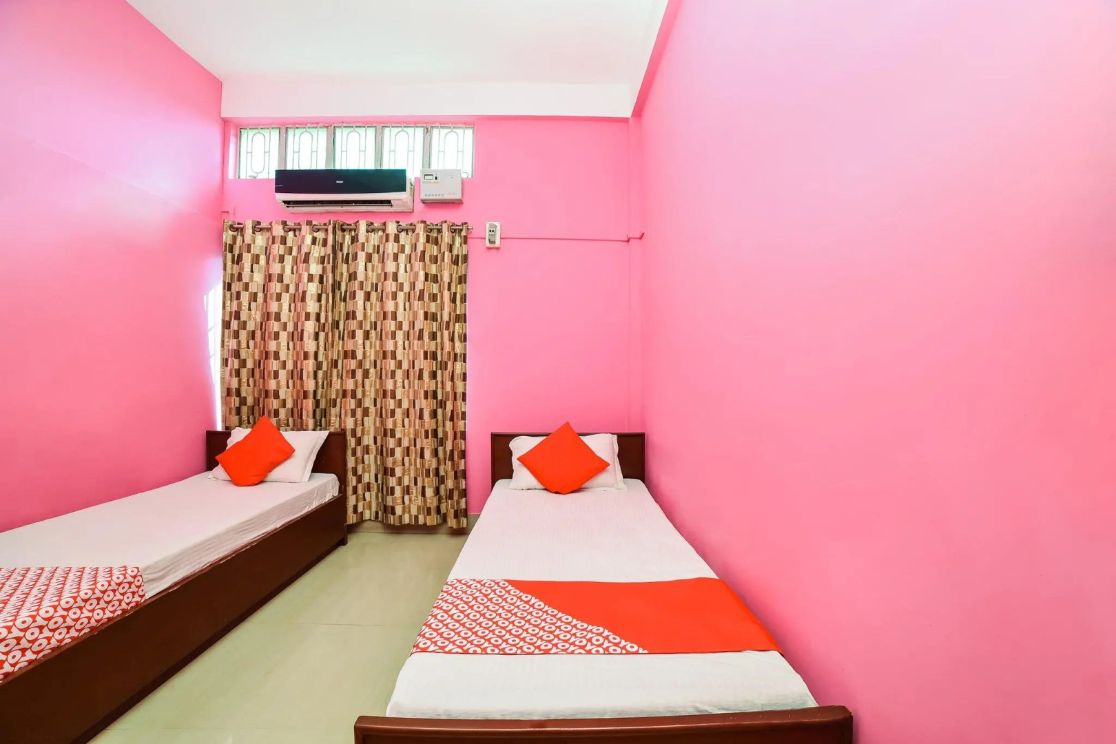 OYO 64126 Hotel Dhanshree