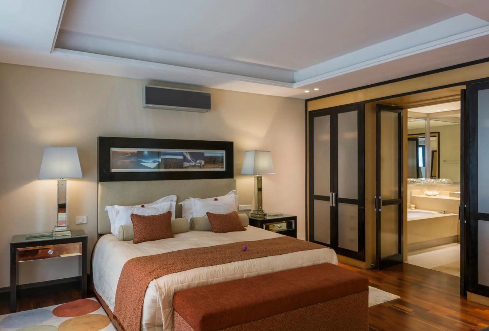 No5 Boutique Art Hotel by Mantis