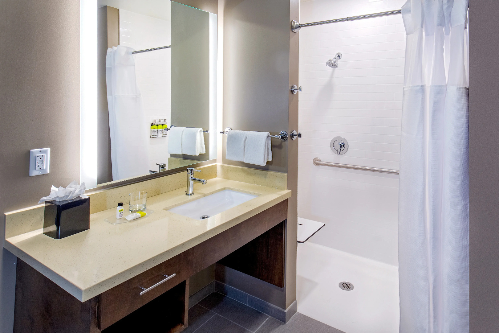 Staybridge Suite Charlottesville Airport