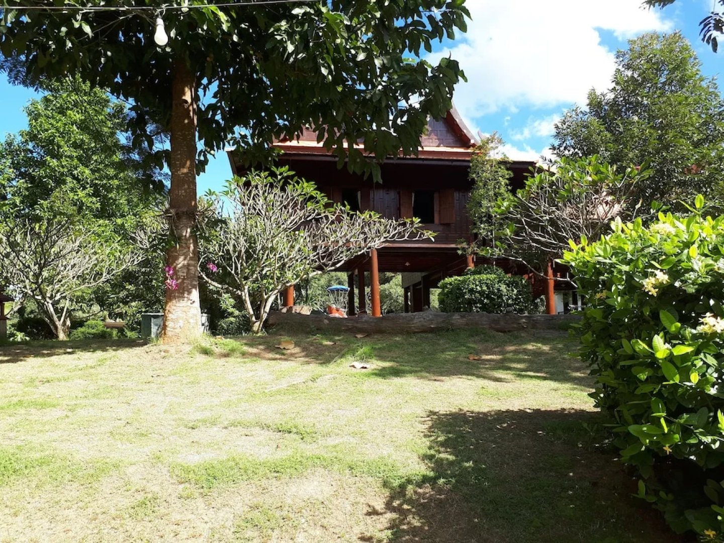 Baan Suansabaijai Resort