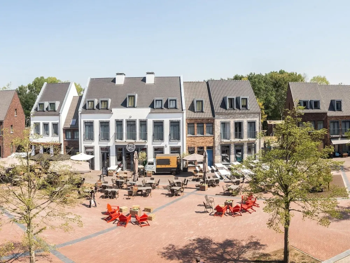 Modern Apartment, Just 4 km. From Maastricht
