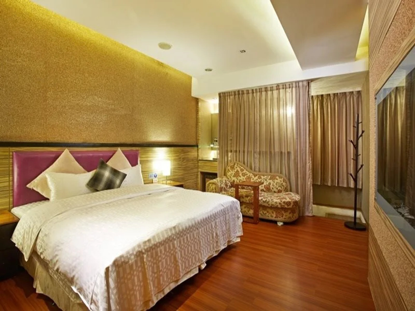 Prague Spring Boutique Motel