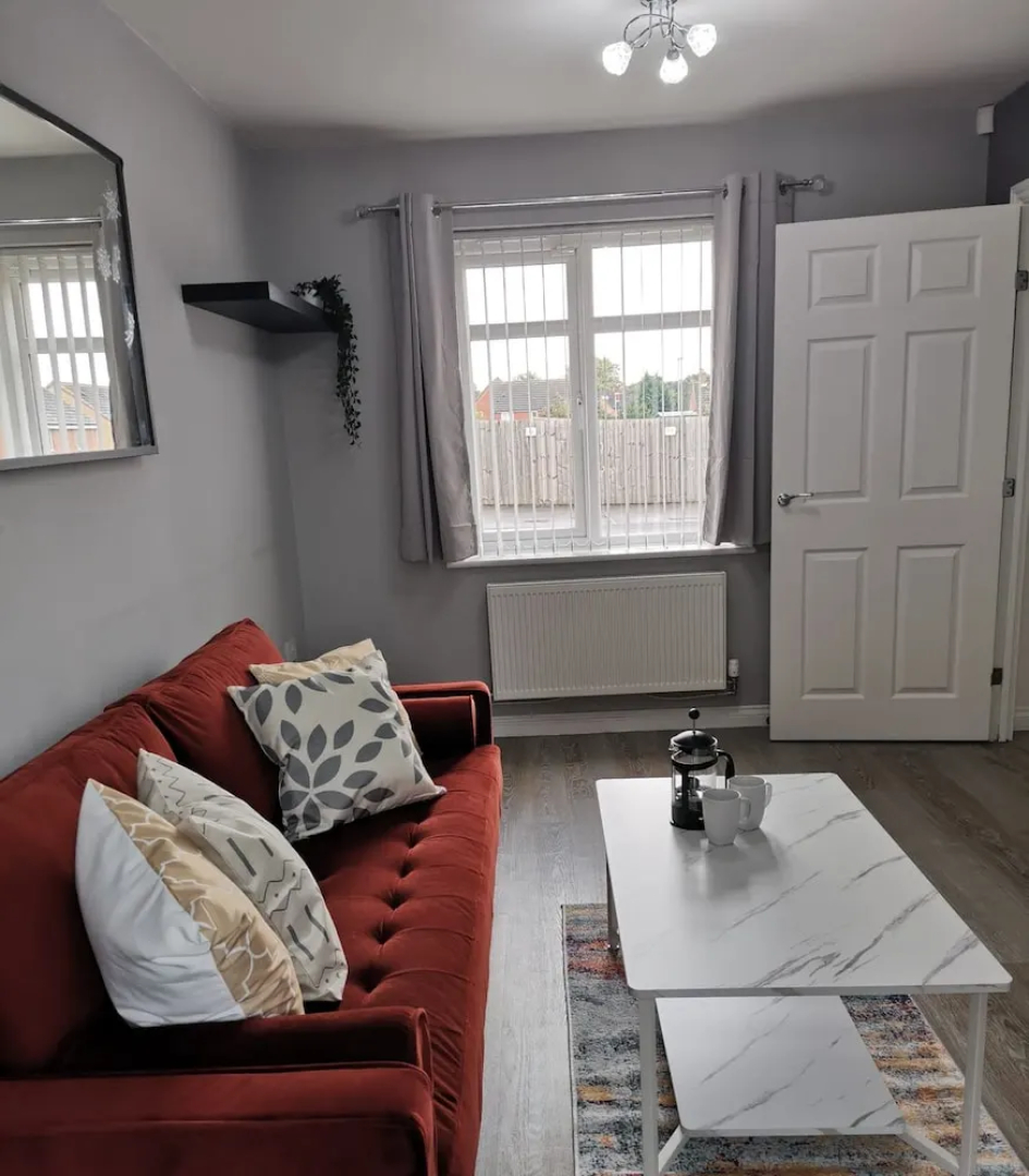 Olive and Carol's Beautiful 3-bed House in Walsall