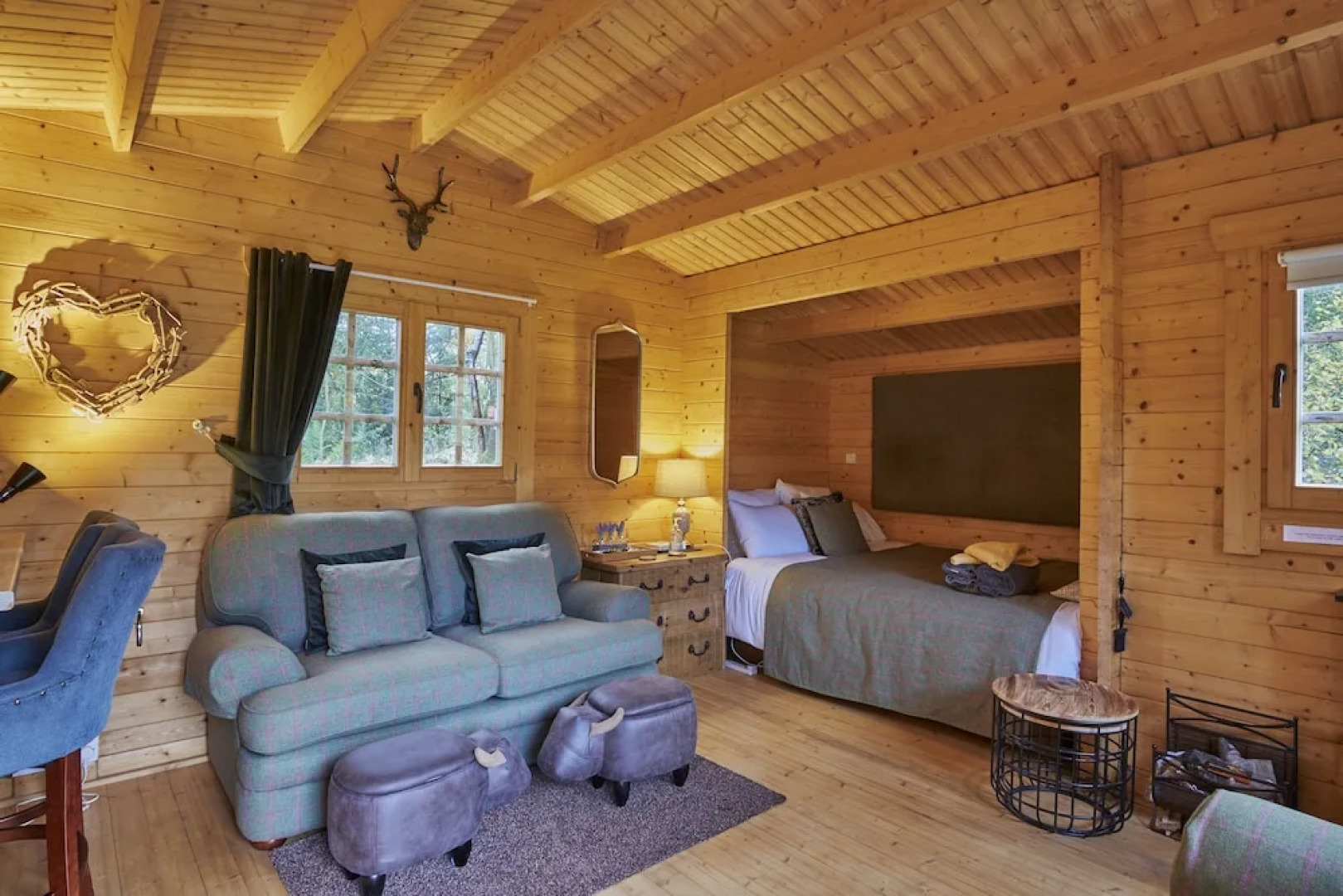 1-bed Cabin, 2 Adults, Wood Burning Hot Tub & Fire