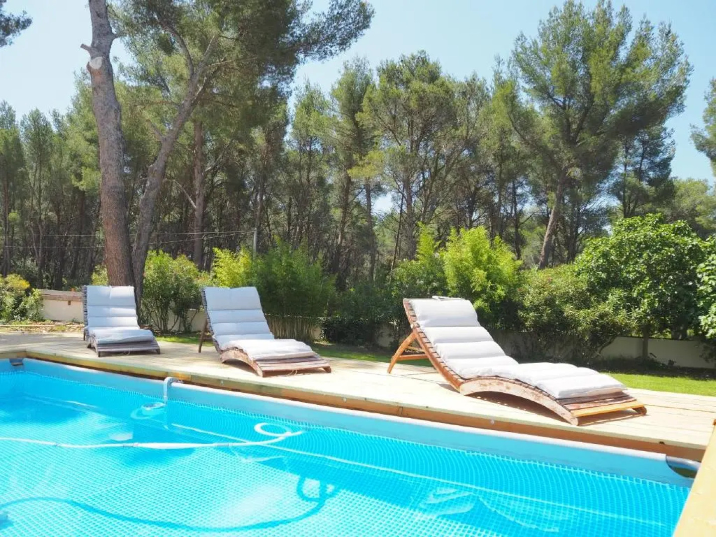 VILLA 6 PERSONNES /PISCINE/CAMPAGNE/TERRAIN DE PETANQUE/15 km BANDOL