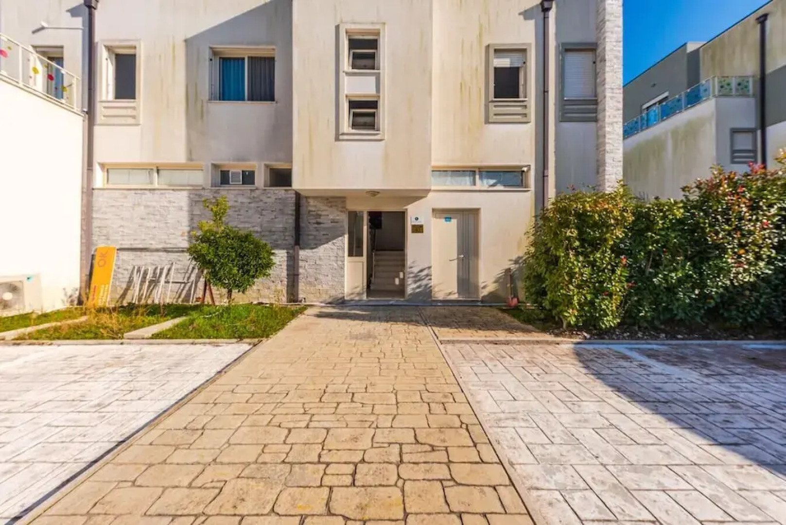 Spacious 1BR Apartment With Resort Access