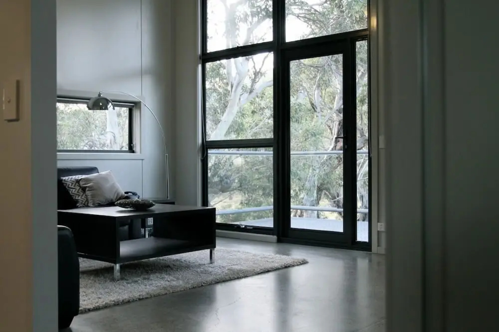 Ecocrackenback 18 'Sustainable, luxurious chalet close to the slopes.'