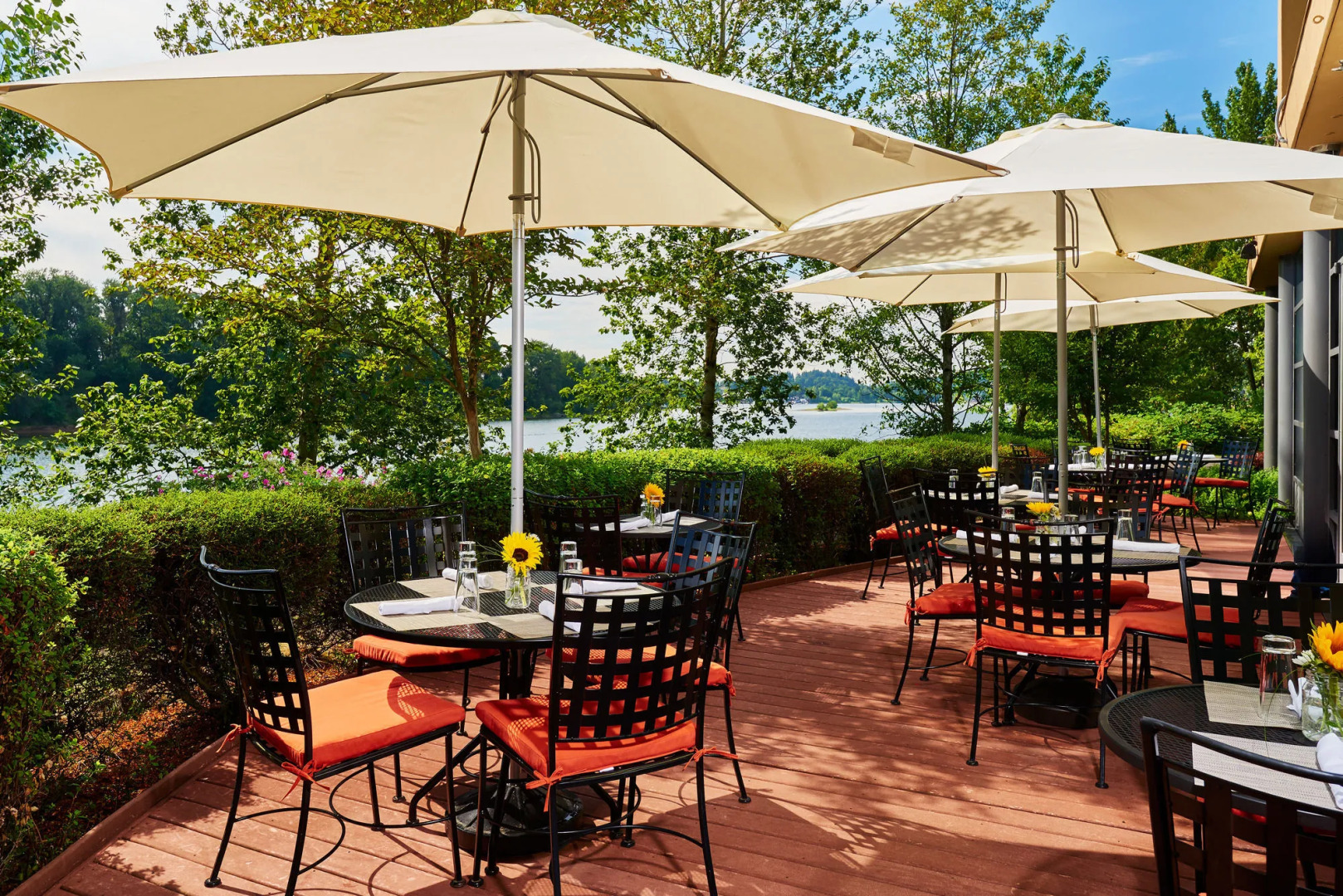 River's Edge Hotel Portland, Tapestry Collection by Hilton