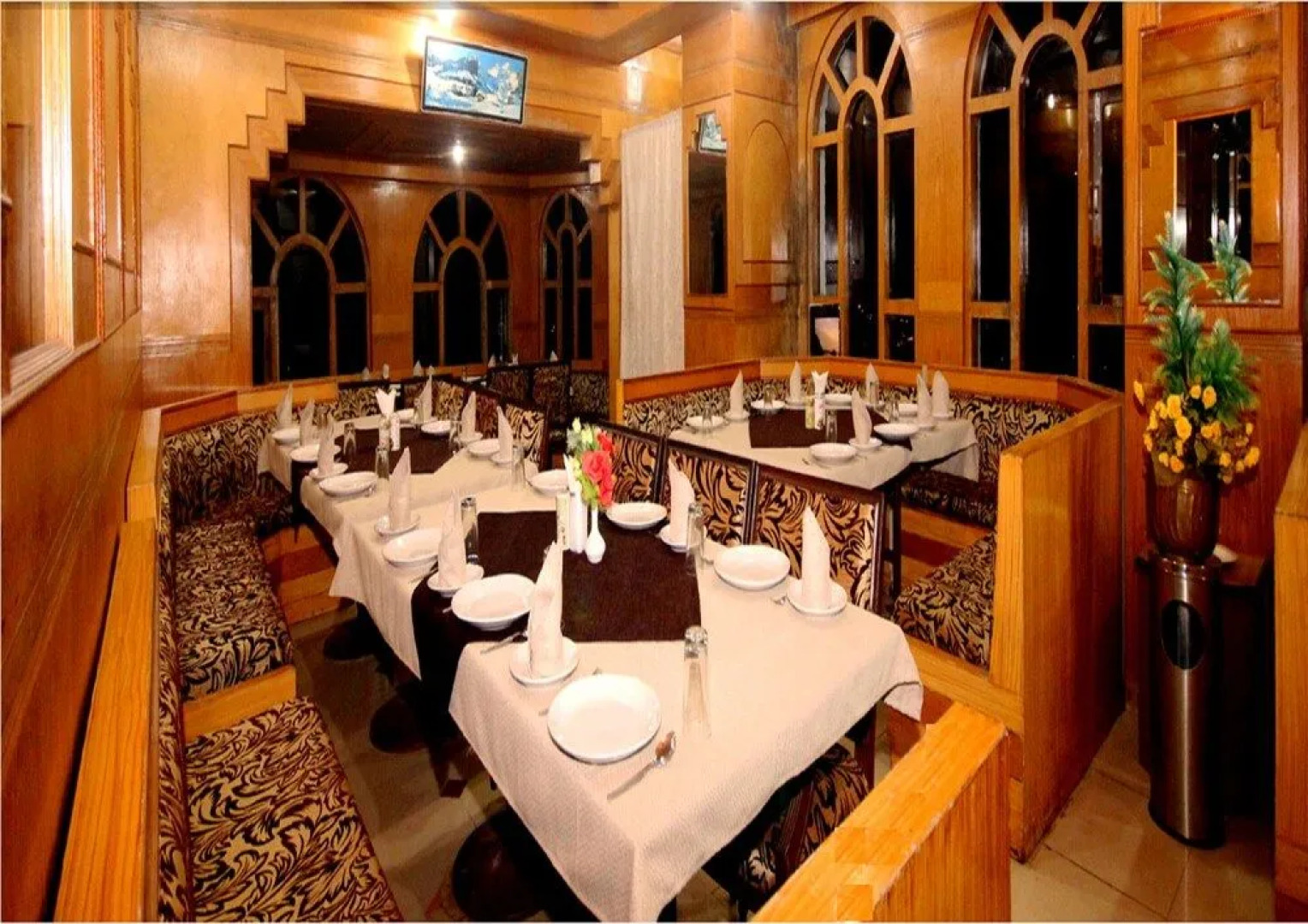 TIH The Grand Him Queen