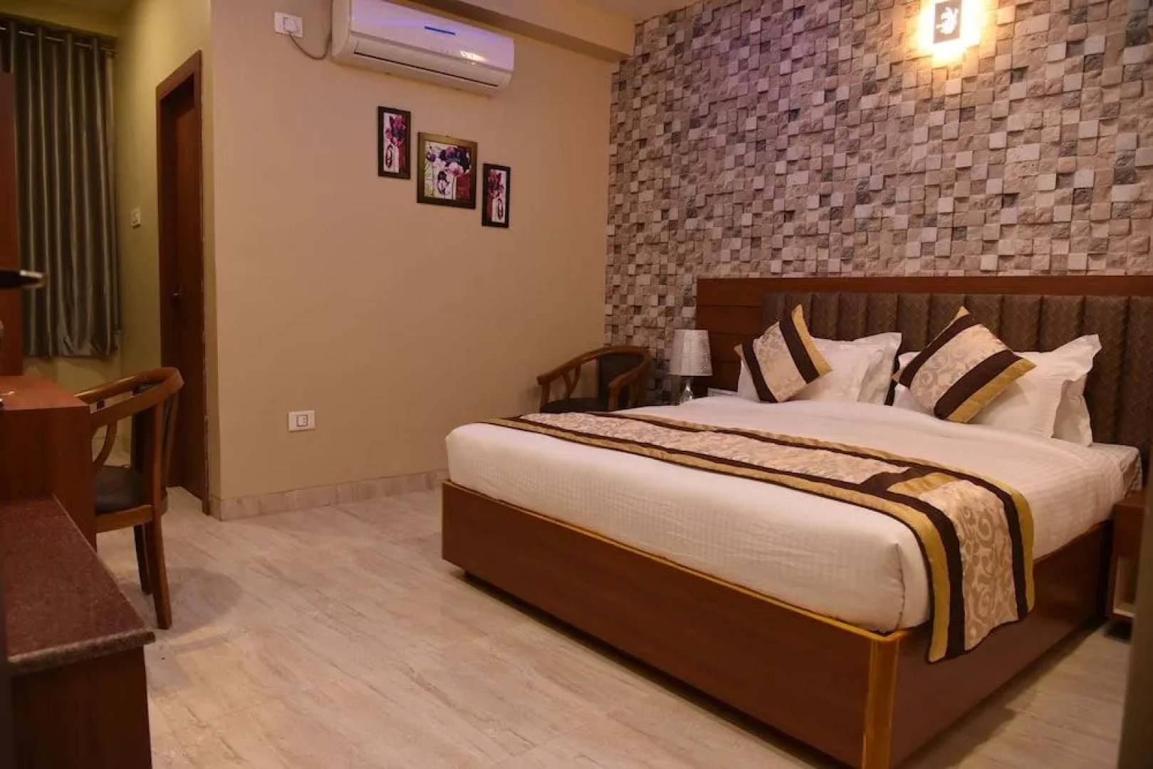 HOTEL MAMTA INTERNATIONAL , BIHARSHARIF - Nalanda- Bihar